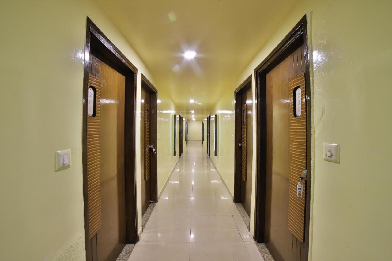 Capital O Kalash Residency Ахмедабад Екстериор снимка